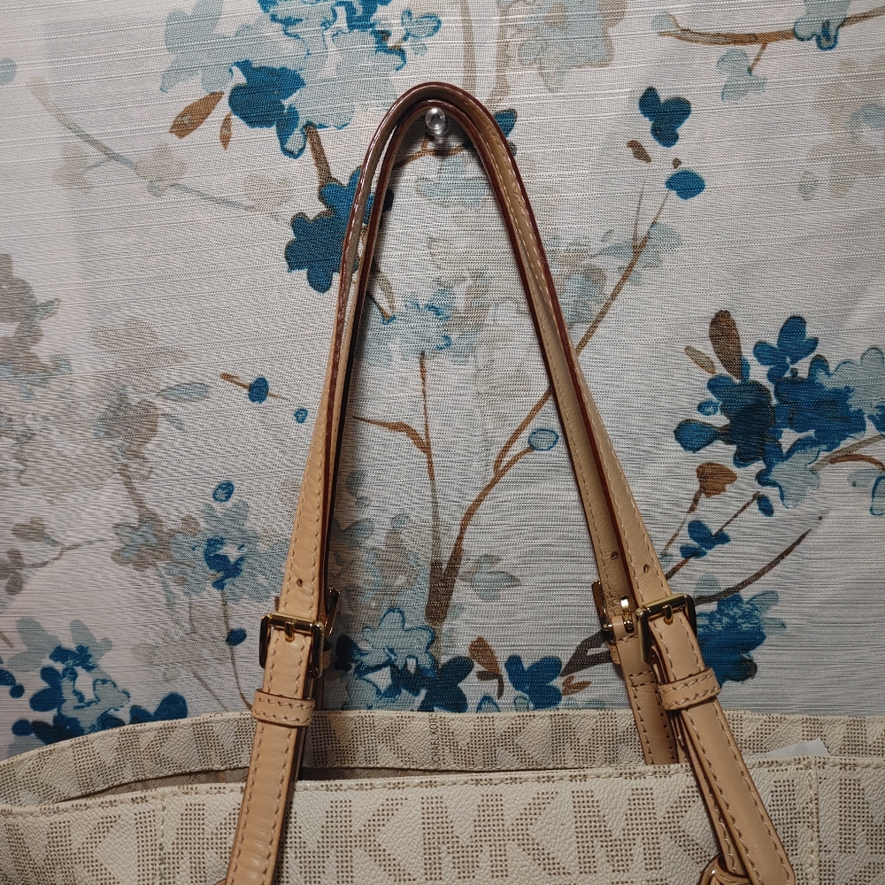 Michael Kors tote - Picture 15 of 16